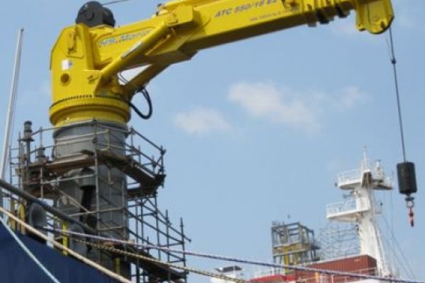 Teleskopisk kran  fra West-Marine